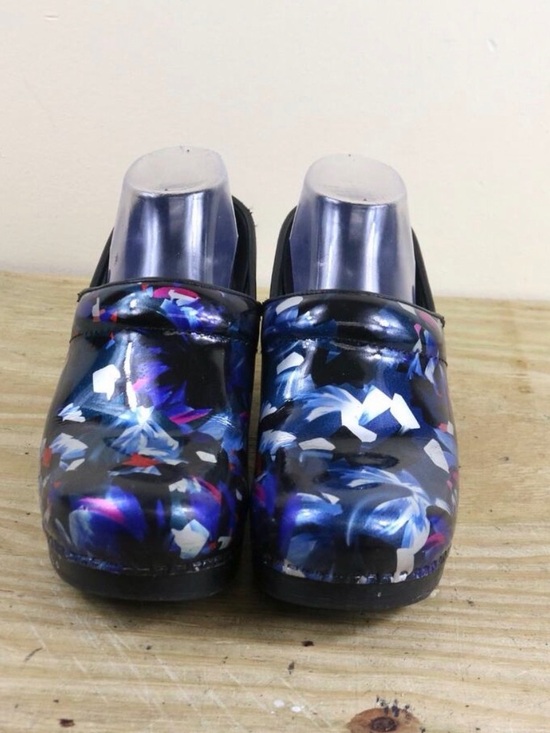 Dansko Shoes - Dansko Clogs 38 Womens Floral Patent Leather Shoes Mules Slip on Comfort